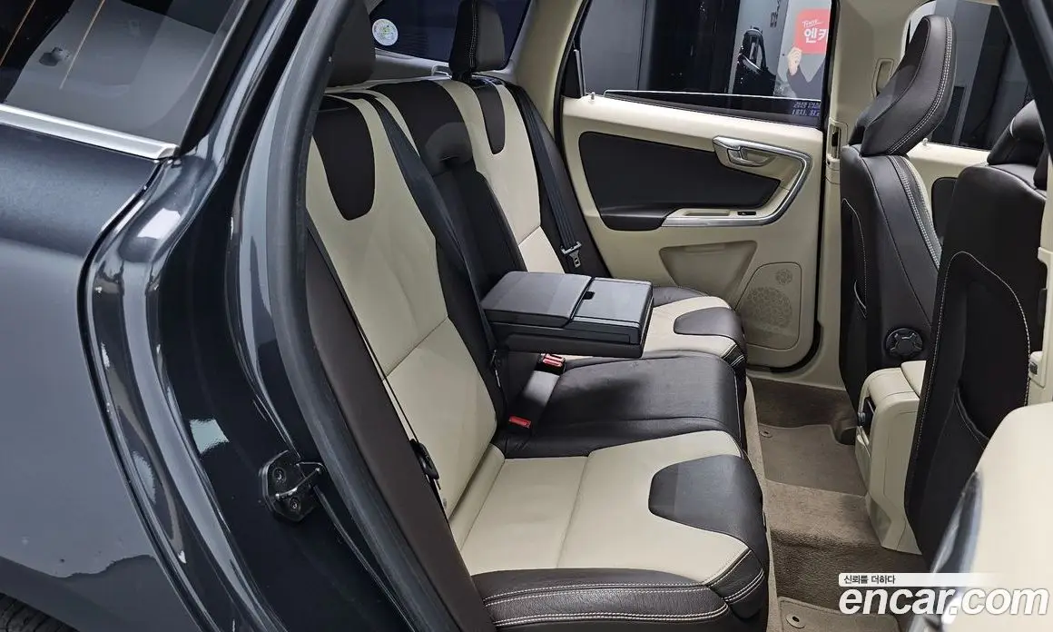 Volvo XC60 2012 2.4 автомат (гидро), фото 16 Volvo XC60 2012 2.4 автомат (гидро), фото 16