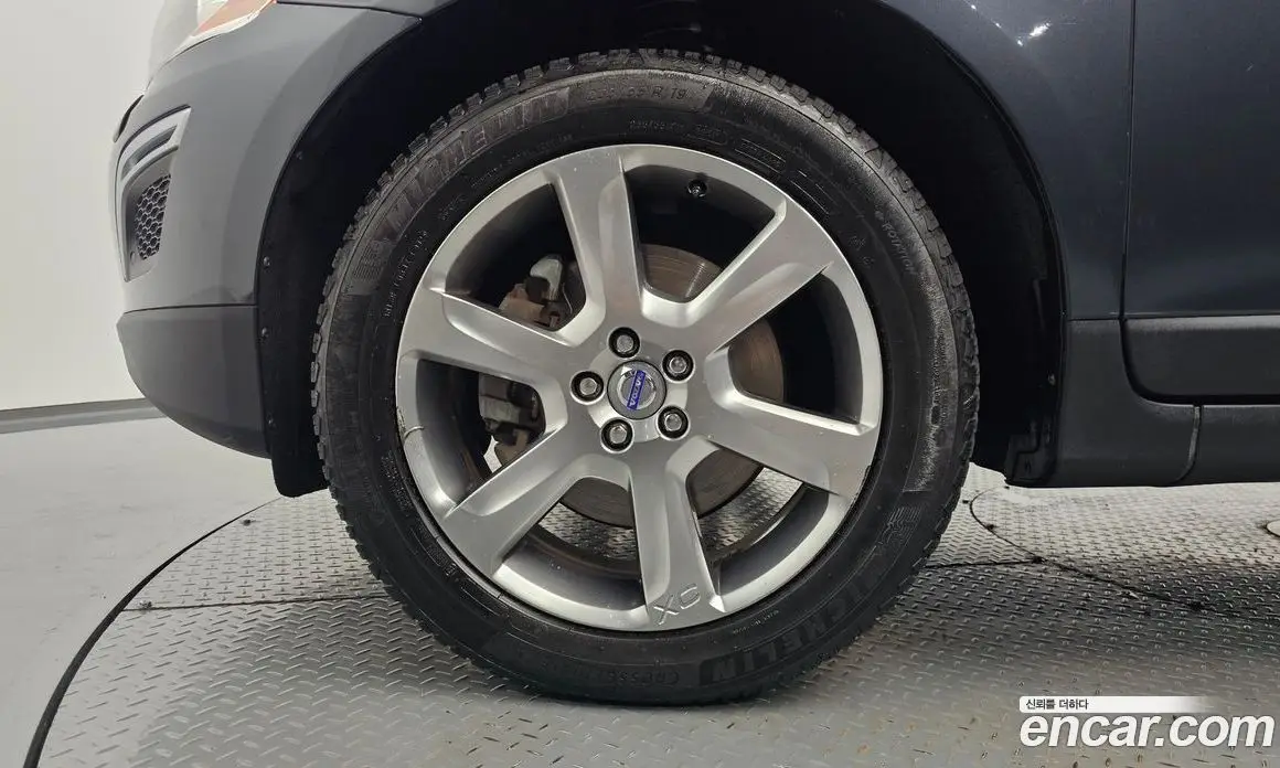 Volvo XC60 2012 2.4 автомат (гидро), фото 4 Volvo XC60 2012 2.4 автомат (гидро), фото 4