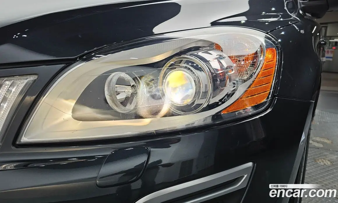 Volvo XC60 2012 2.4 автомат (гидро), фото 7 Volvo XC60 2012 2.4 автомат (гидро), фото 7