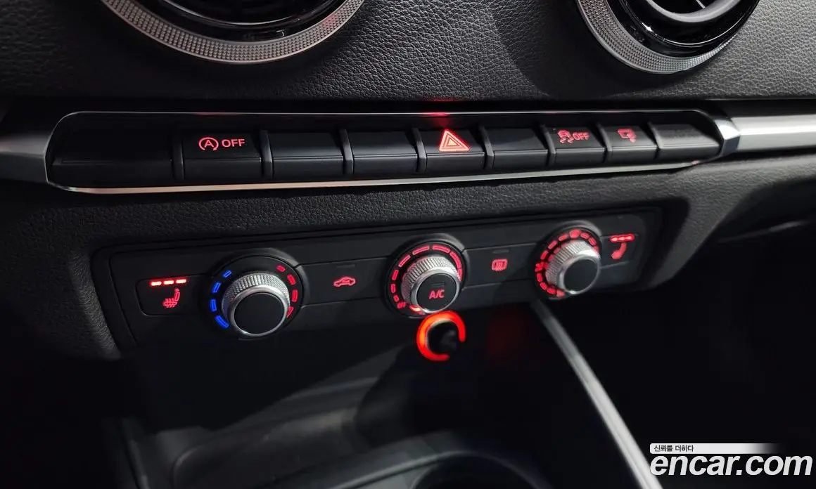 Audi A3 2015 1.6 автомат (гидро), фото 16