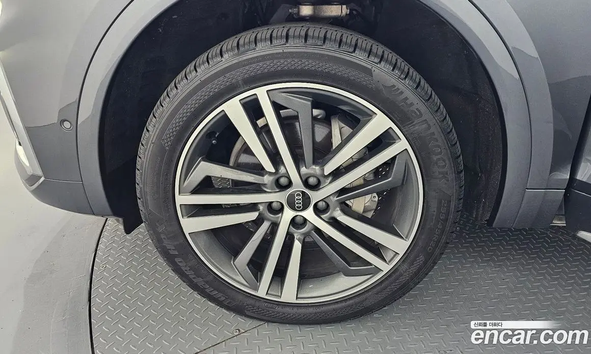 Audi Q5 2021 2.0 автомат (гидро), фото 5