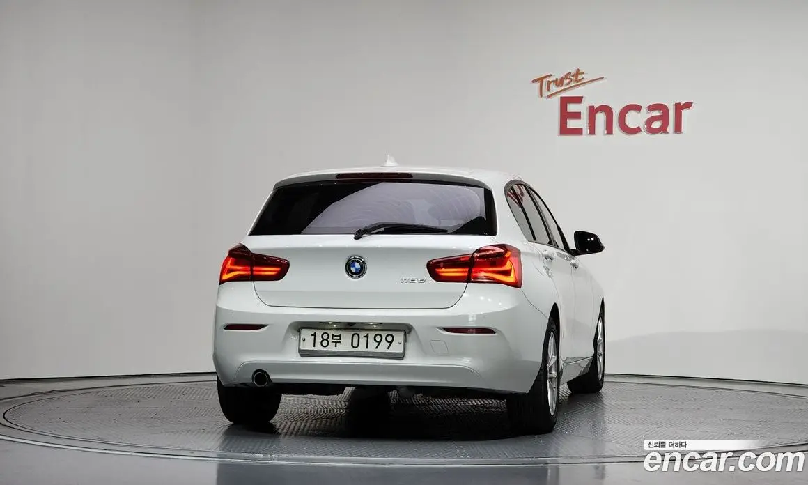 BMW 1 серия 2016 2.0 автомат (гидро), фото 4