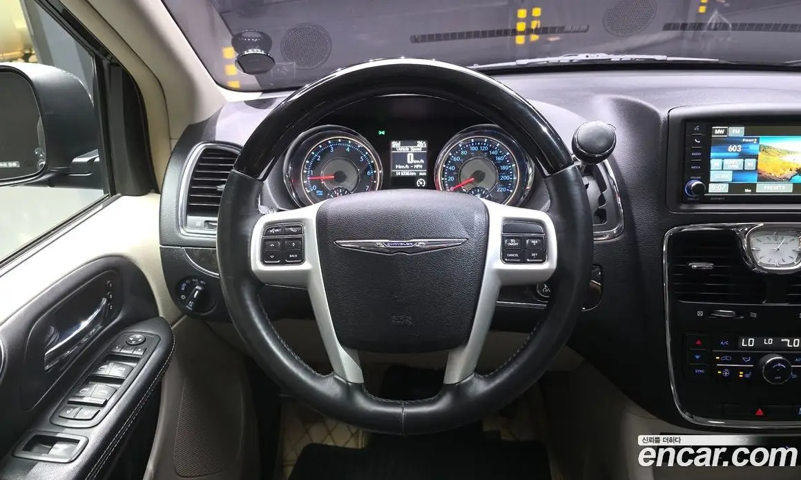 Chrysler Grand Voyager 2016 3.6 автомат (гидро), фото 13 Chrysler Grand Voyager 2016 3.6 автомат (гидро), фото 13