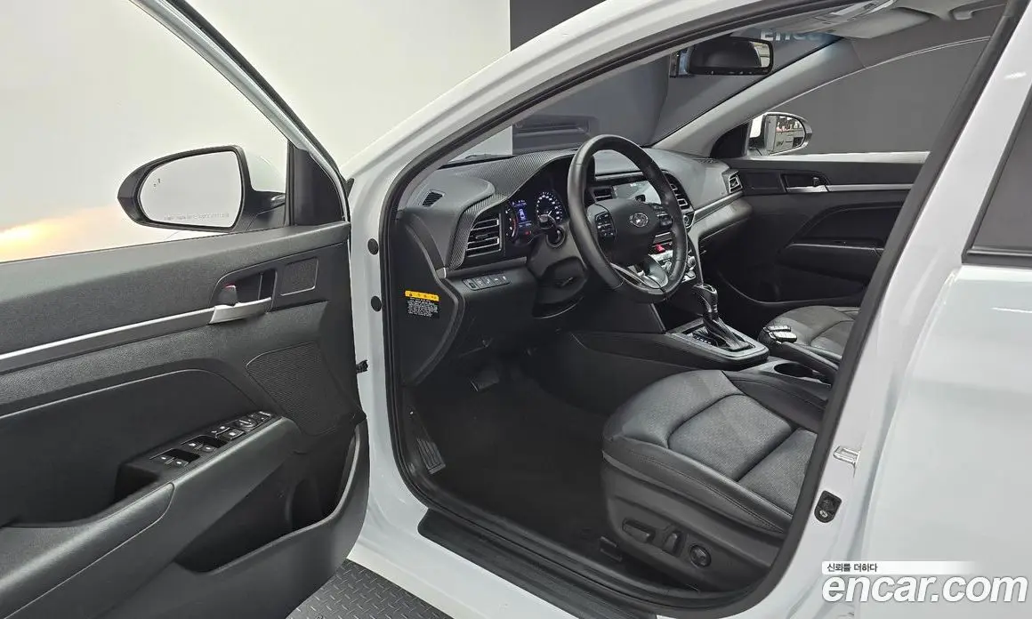 Hyundai Avante 2020 1.6 автомат (гидро), фото 13