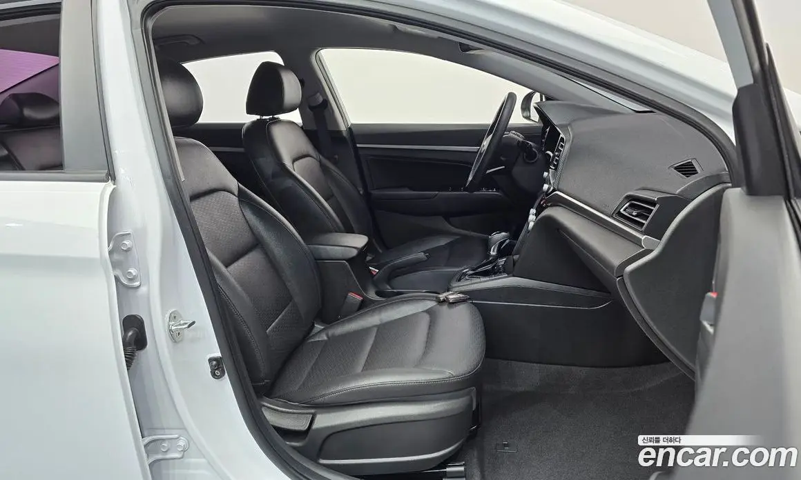 Hyundai Avante 2020 1.6 автомат (гидро), фото 16