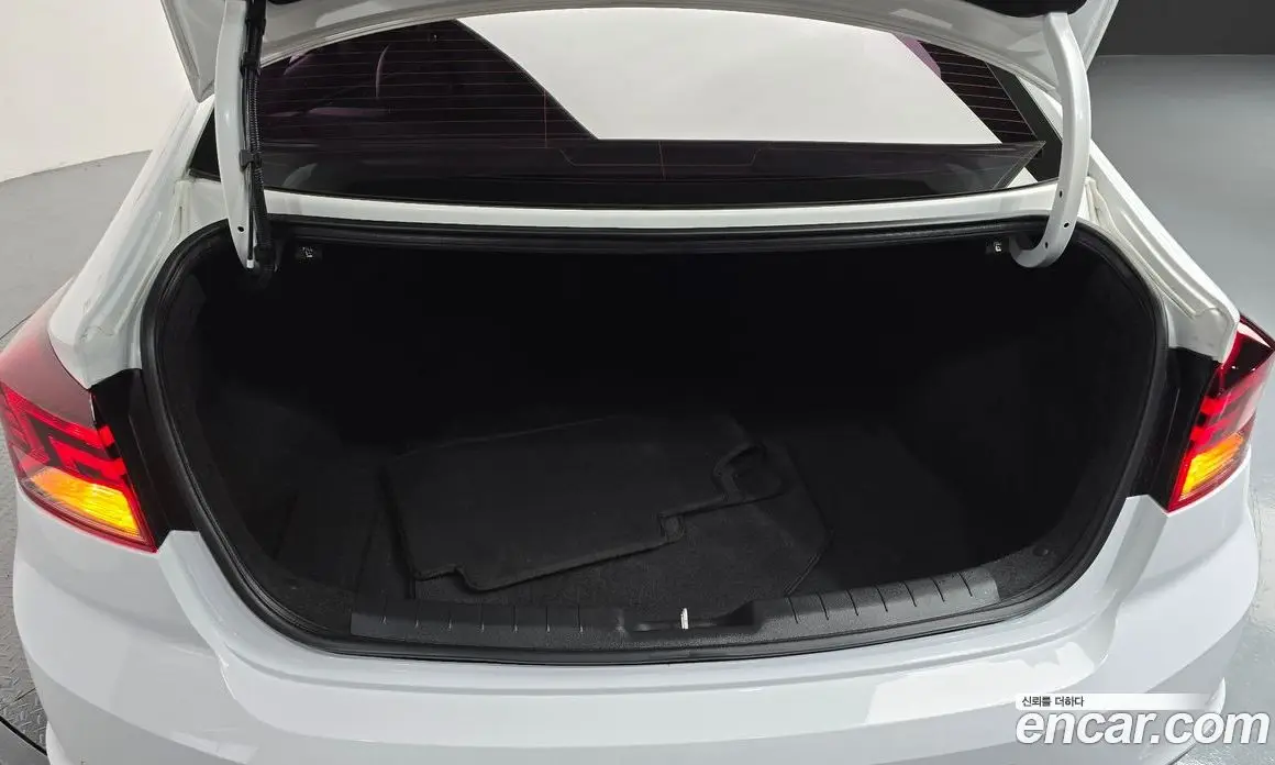 Hyundai Avante 2020 1.6 автомат (гидро), фото 30