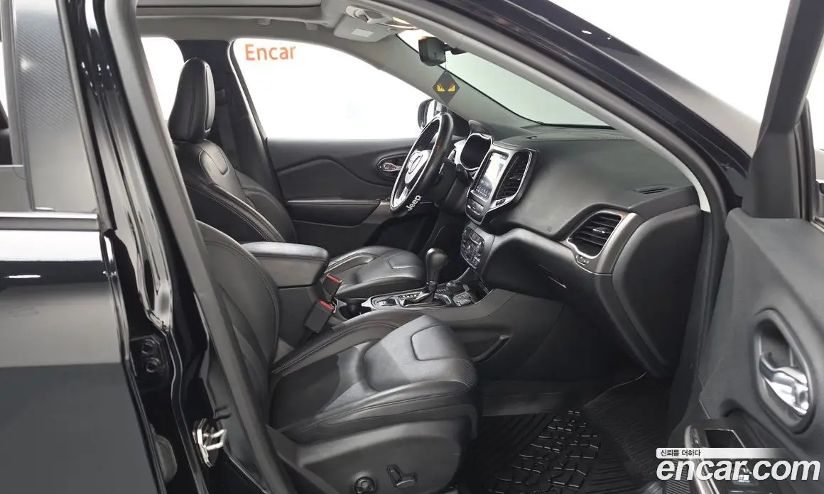Jeep Cherokee 2019 2.4 автомат (гидро), фото 16 Jeep Cherokee 2019 2.4 автомат (гидро), фото 16
