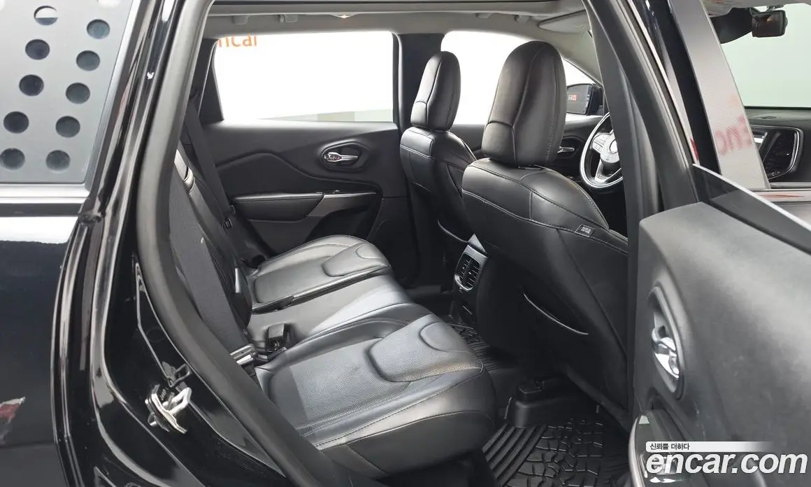 Jeep Cherokee 2019 2.4 автомат (гидро), фото 17 Jeep Cherokee 2019 2.4 автомат (гидро), фото 17