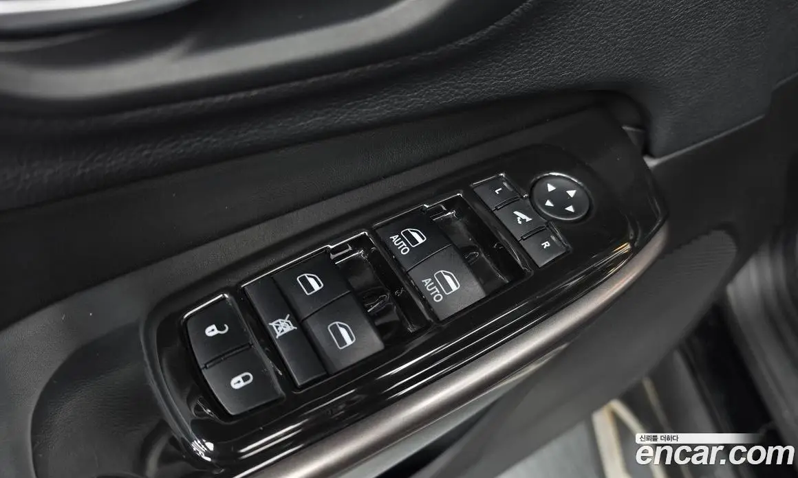 Jeep Cherokee 2019 2.4 автомат (гидро), фото 30 Jeep Cherokee 2019 2.4 автомат (гидро), фото 30