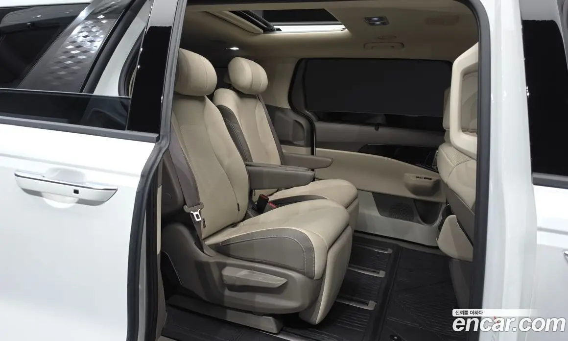 Kia Carnival 2025 1.6 автомат (гидро), фото 18