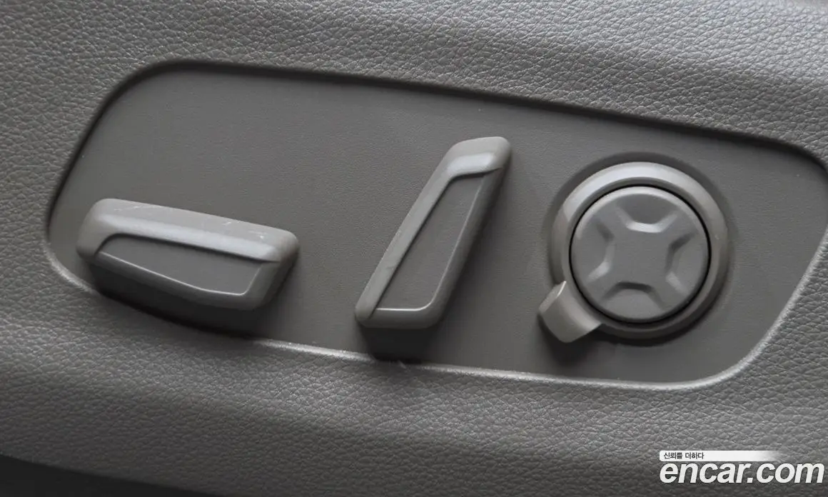 Kia Carnival 2025 1.6 автомат (гидро), фото 31