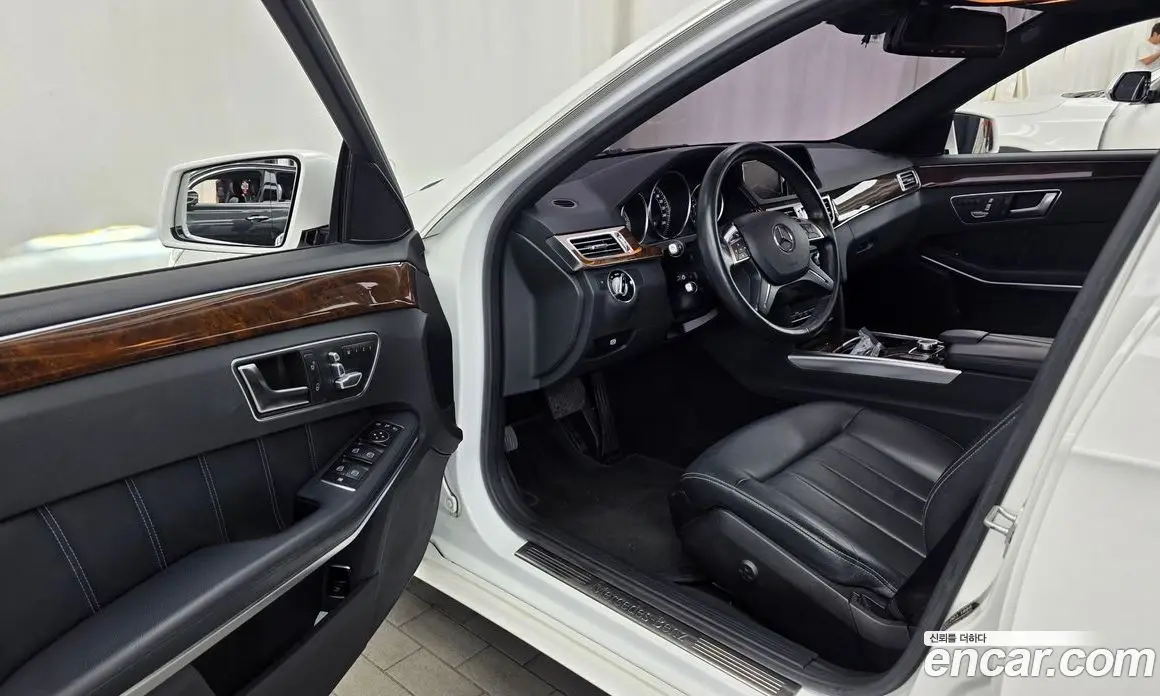 Mercedes-Benz E-Class 2015 3.5 автомат (гидро), фото 10 Mercedes-Benz E-Class 2015 3.5 автомат (гидро), фото 10