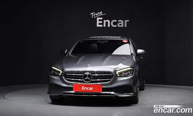 Mercedes-Benz E-Class 2021 2.0 автомат (гидро), миниатюра 3