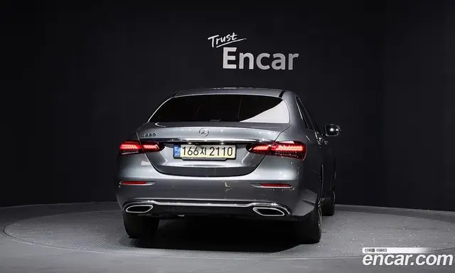 Mercedes-Benz E-Class 2021 2.0 автомат (гидро), миниатюра 4