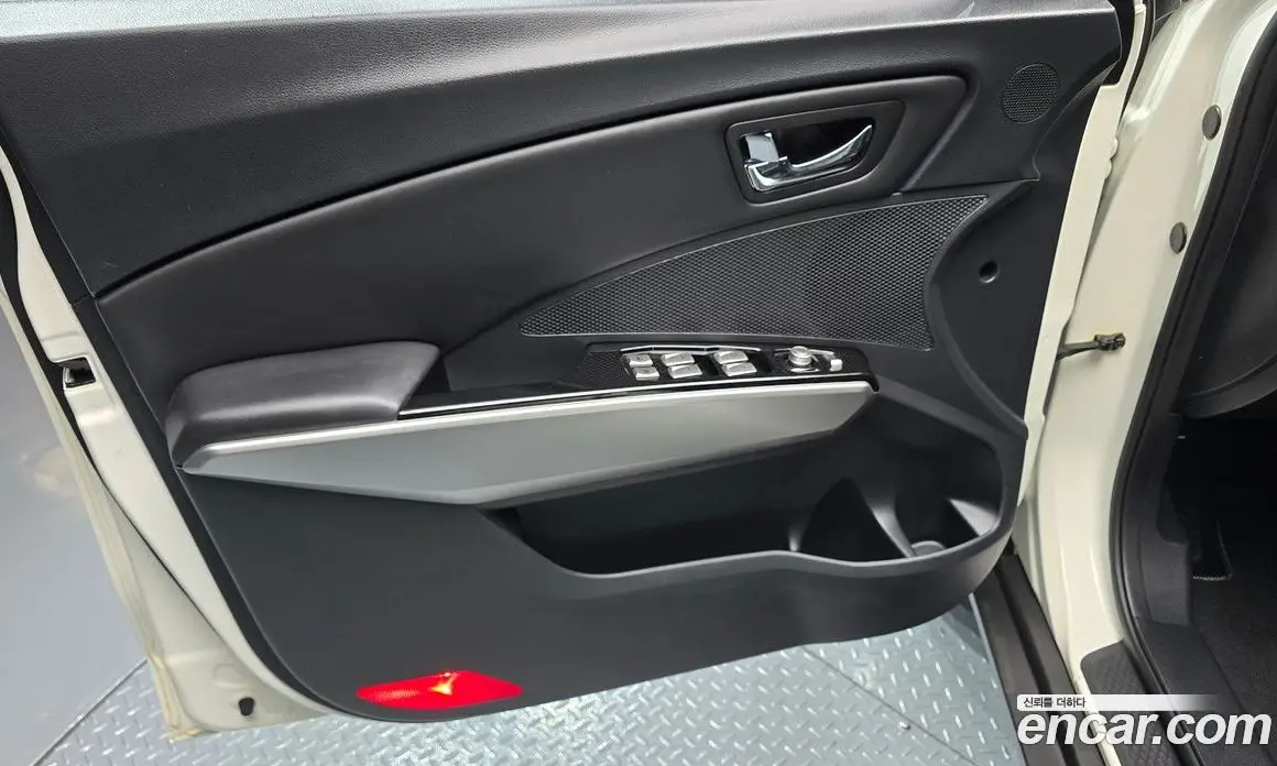 SsangYong TIBOLI 2015 1.6 автомат (гидро), фото 14