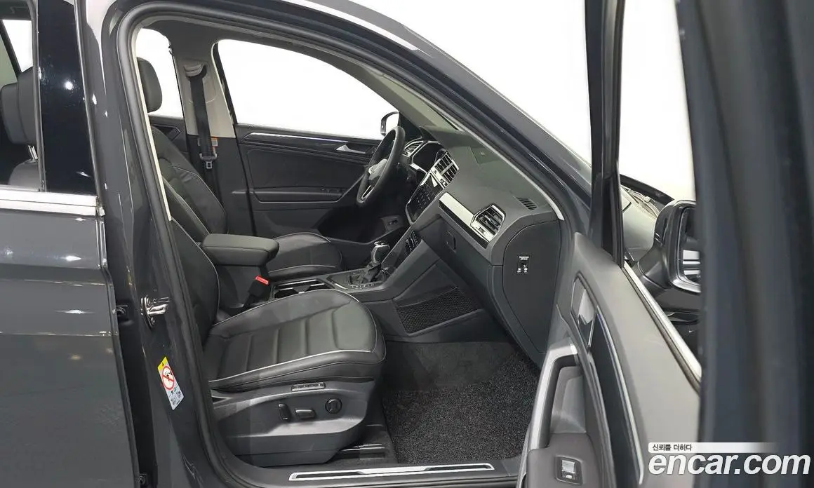 Volkswagen Tiguan 2022 2.0 автомат (гидро), фото 11
