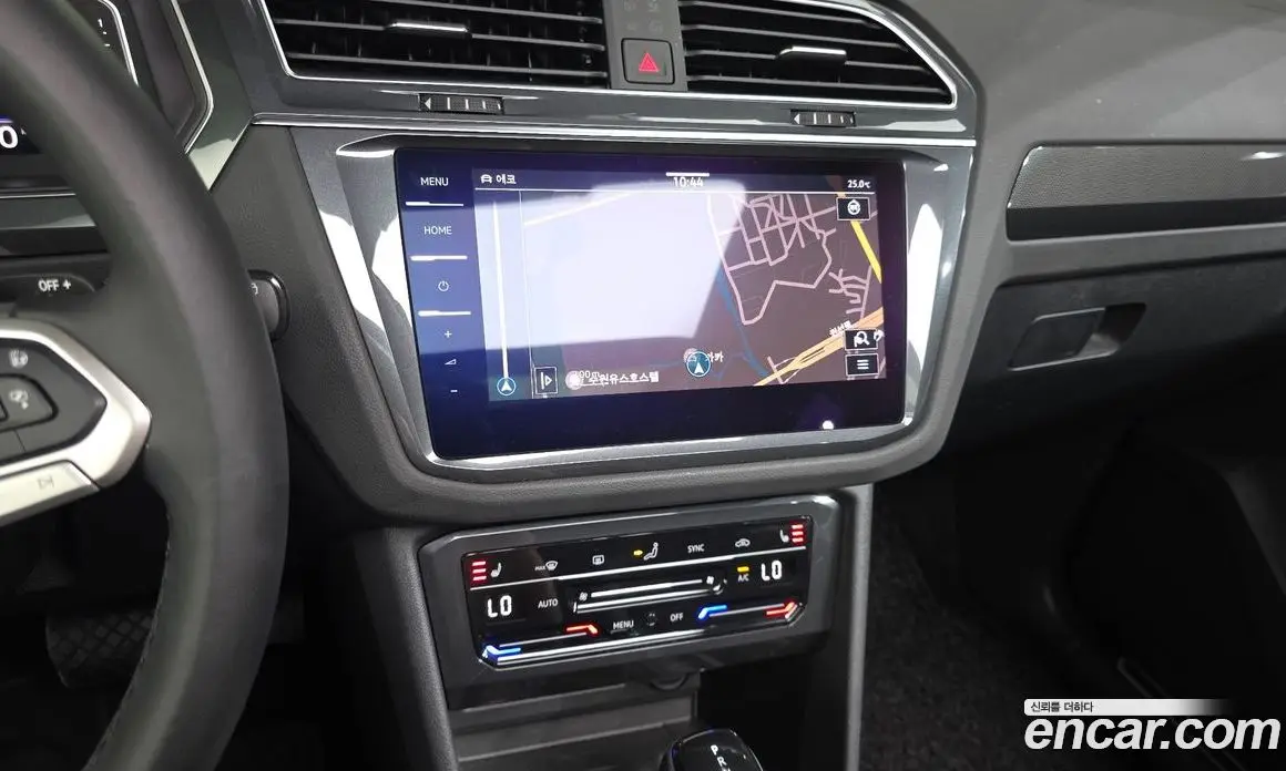 Volkswagen Tiguan 2022 2.0 автомат (гидро), фото 14