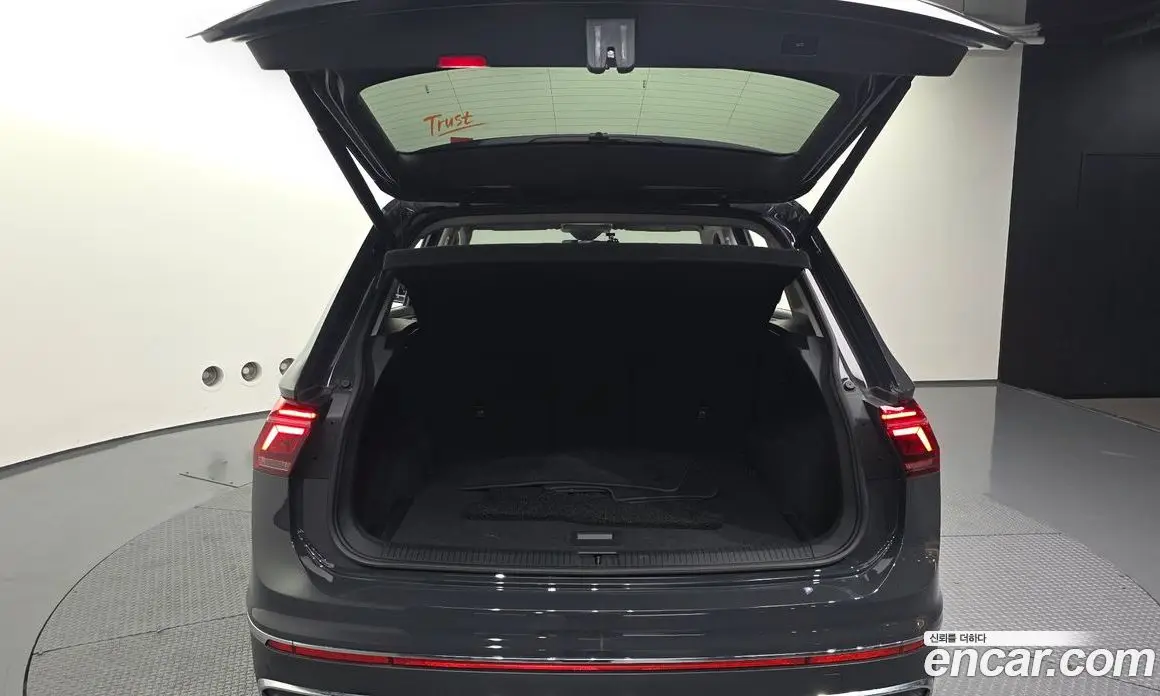 Volkswagen Tiguan 2022 2.0 автомат (гидро), фото 20