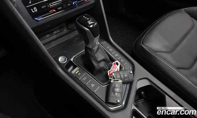 Volkswagen Tiguan 2022 2.0 автомат (гидро), миниатюра 9