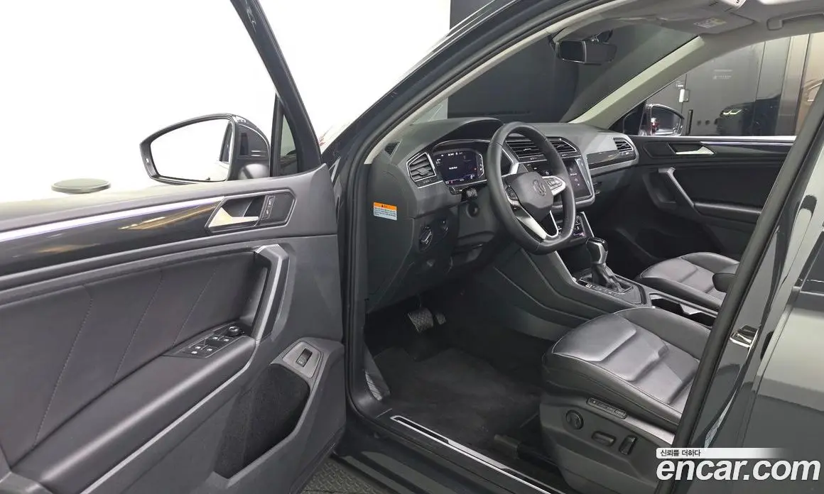 Volkswagen Tiguan 2022 2.0 автомат (гидро), фото 10