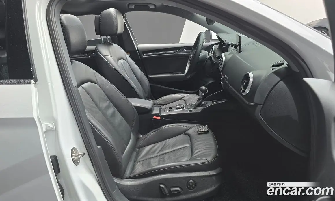 Audi A3 2018 2.0 автомат (гидро), фото 17 Audi A3 2018 2.0 автомат (гидро), фото 17