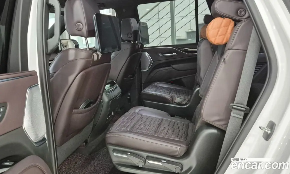 Cadillac Escalade 2023 6.2 автомат (гидро), фото 10 Cadillac Escalade 2023 6.2 автомат (гидро), фото 10