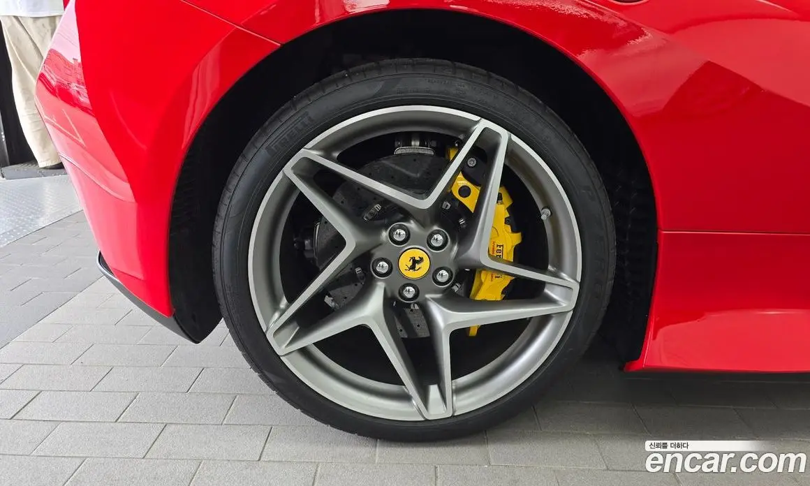 Ferrari F8 2022 3.9 автомат (гидро), фото 5 Ferrari F8 2022 3.9 автомат (гидро), фото 5