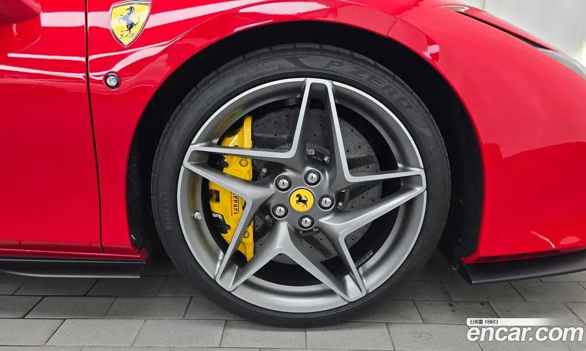 Ferrari F8 2022 3.9 автомат (гидро), фото 7 Ferrari F8 2022 3.9 автомат (гидро), фото 7