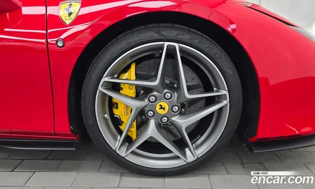 Ferrari F8 2022 3.9 автомат (гидро), миниатюра 7 Ferrari F8 2022 3.9 автомат (гидро), миниатюра 7