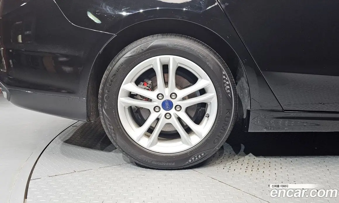 Ford Mondeo 2017 2.0 автомат (гидро), фото 5 Ford Mondeo 2017 2.0 автомат (гидро), фото 5
