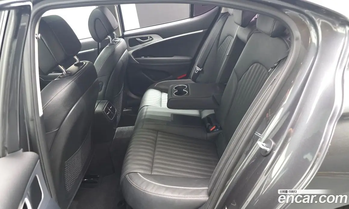 Genesis G70 2017 2.0 автомат (гидро), фото 18 Genesis G70 2017 2.0 автомат (гидро), фото 18