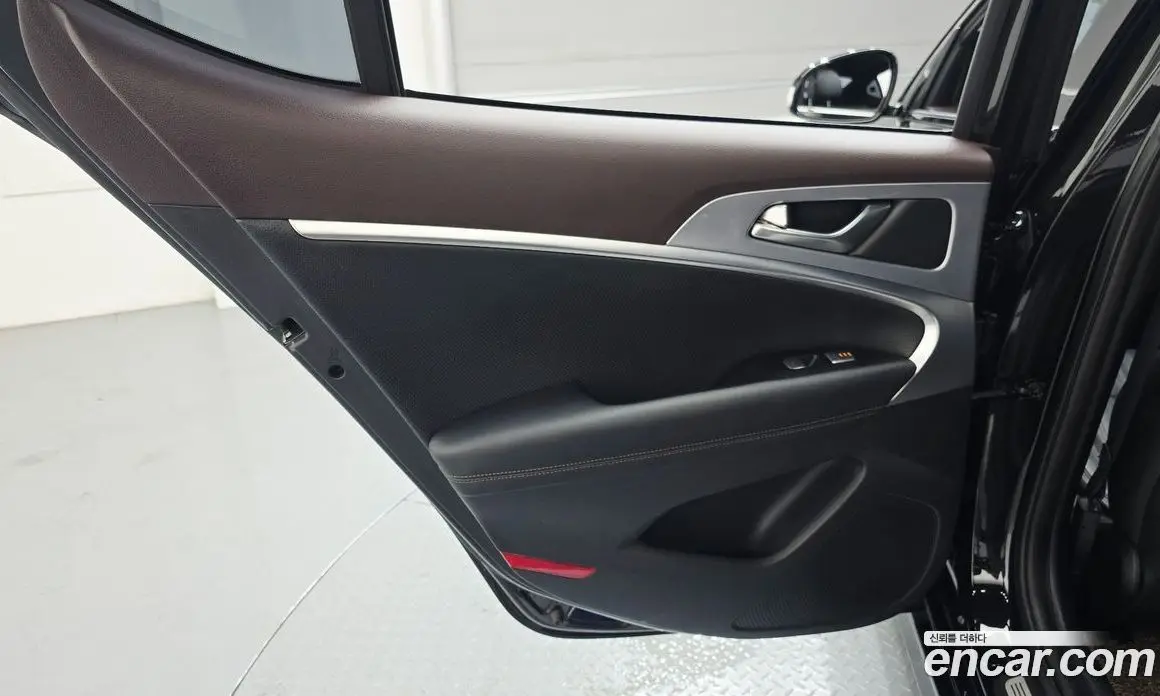 Genesis G70 2018 2.0 автомат (гидро), фото 15 Genesis G70 2018 2.0 автомат (гидро), фото 15