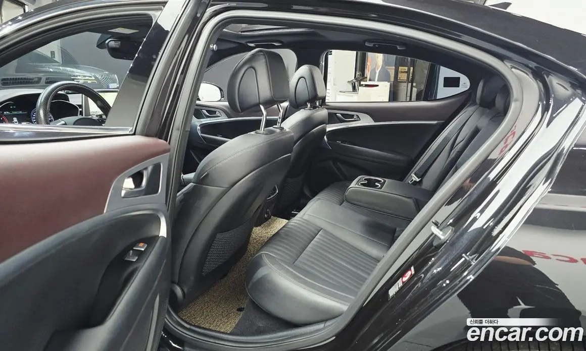 Genesis G70 2018 2.0 автомат (гидро), фото 17 Genesis G70 2018 2.0 автомат (гидро), фото 17
