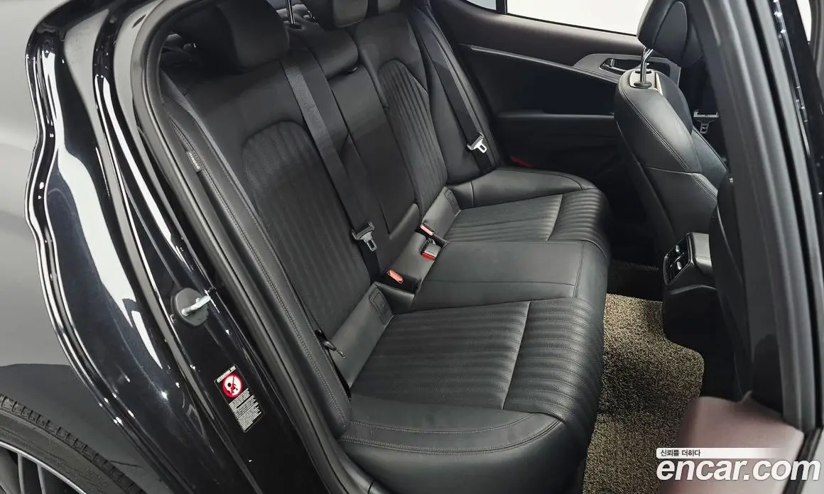 Genesis G70 2018 2.0 автомат (гидро), фото 18 Genesis G70 2018 2.0 автомат (гидро), фото 18