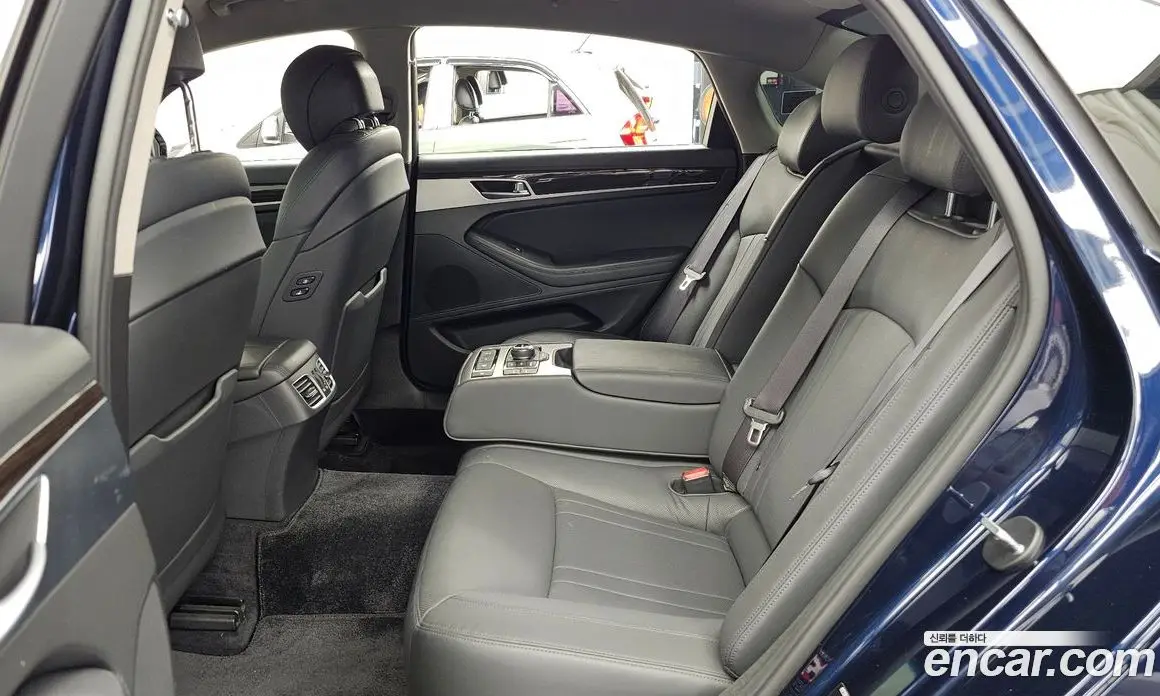 Genesis G80 2017 3.3 автомат (гидро), фото 16 Genesis G80 2017 3.3 автомат (гидро), фото 16