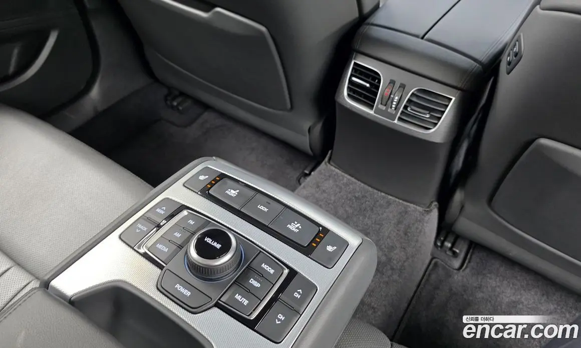 Genesis G80 2018 3.3 автомат (гидро), фото 18 Genesis G80 2018 3.3 автомат (гидро), фото 18