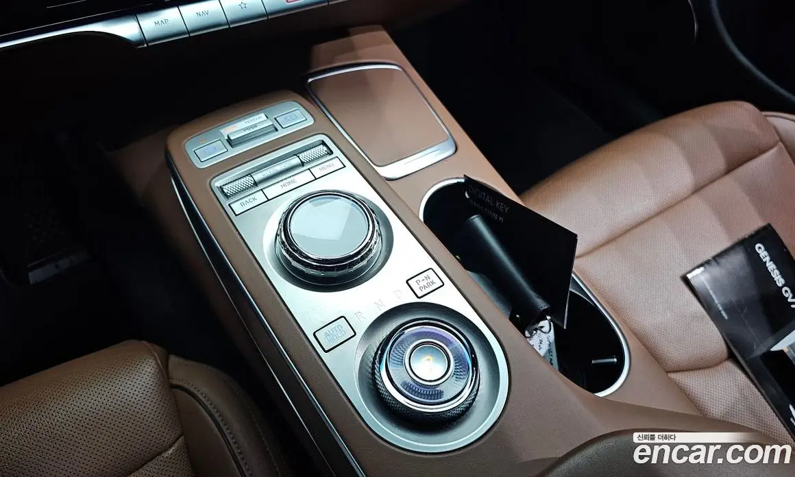 Genesis GV70 2022 2.5 автомат (гидро), фото 12 Genesis GV70 2022 2.5 автомат (гидро), фото 12