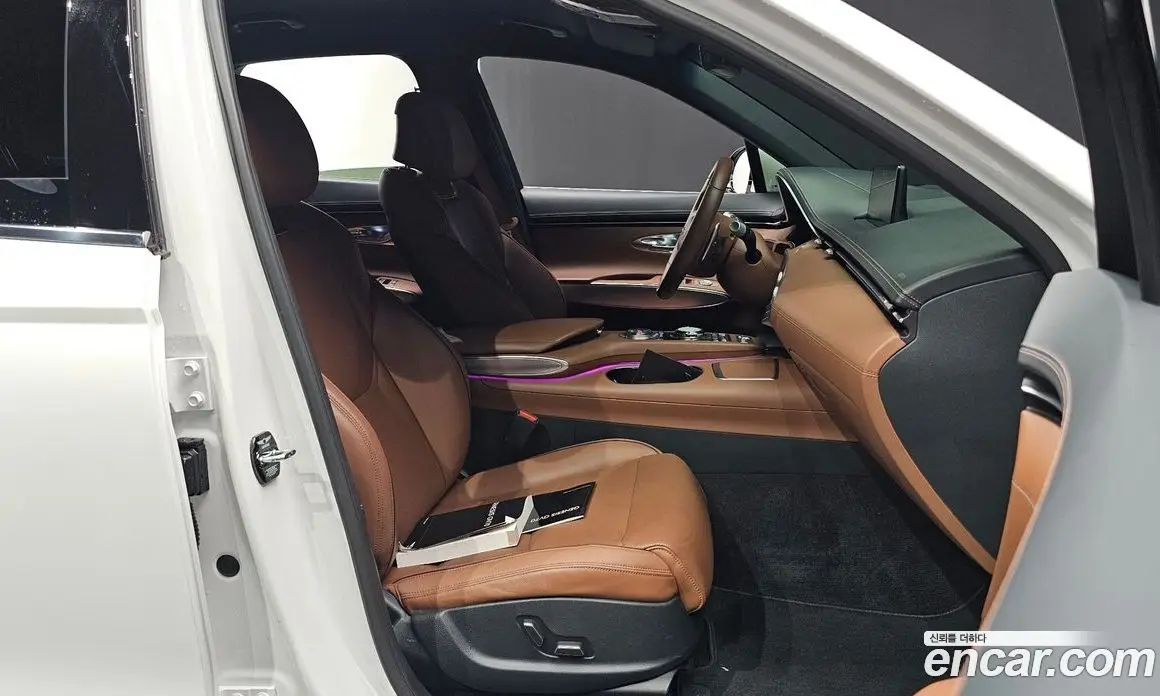 Genesis GV70 2022 2.5 автомат (гидро), фото 13 Genesis GV70 2022 2.5 автомат (гидро), фото 13