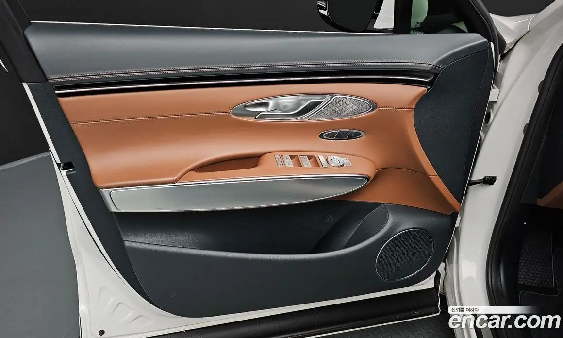 Genesis GV70 2022 2.5 автомат (гидро), фото 14 Genesis GV70 2022 2.5 автомат (гидро), фото 14