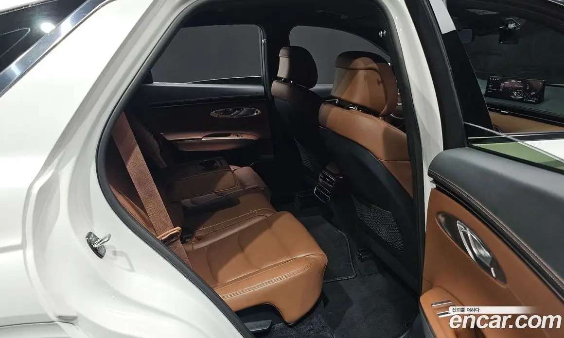 Genesis GV70 2022 2.5 автомат (гидро), фото 16 Genesis GV70 2022 2.5 автомат (гидро), фото 16