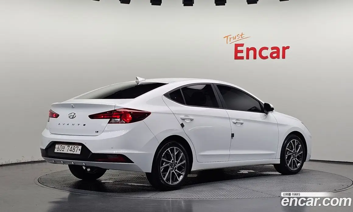 Hyundai Avante 2019 1.6 автомат (гидро), фото 2 Hyundai Avante 2019 1.6 автомат (гидро), фото 2