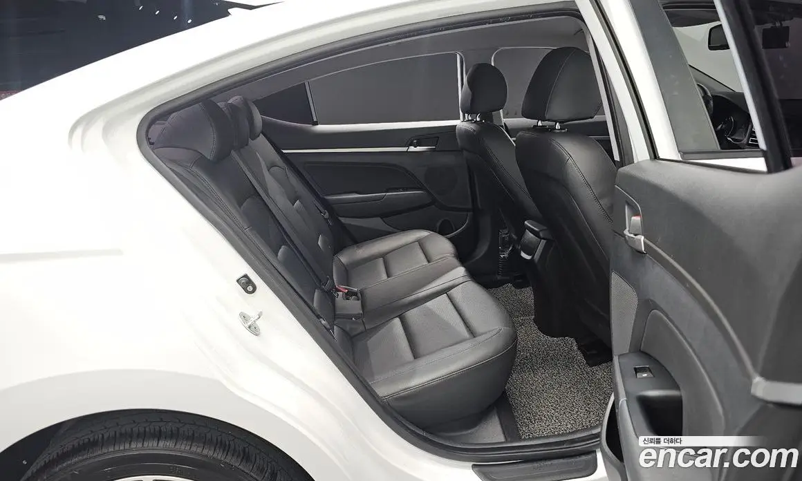Hyundai Avante 2019 1.6 автомат (гидро), фото 17 Hyundai Avante 2019 1.6 автомат (гидро), фото 17
