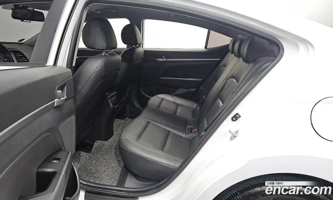Hyundai Avante 2019 1.6 автомат (гидро), фото 18 Hyundai Avante 2019 1.6 автомат (гидро), фото 18