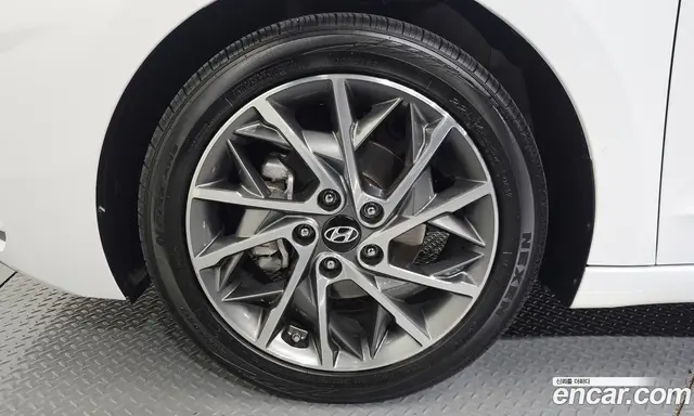 Hyundai Avante 2019 1.6 автомат (гидро), миниатюра 5 Hyundai Avante 2019 1.6 автомат (гидро), миниатюра 5