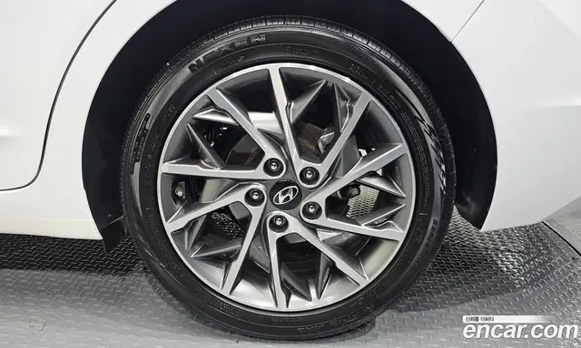Hyundai Avante 2019 1.6 автомат (гидро), миниатюра 7 Hyundai Avante 2019 1.6 автомат (гидро), миниатюра 7