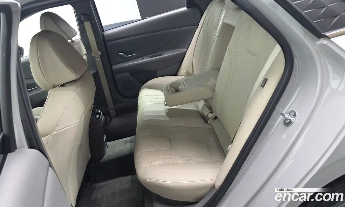 Hyundai Avante 2023 1.6 автомат (гидро), фото 12