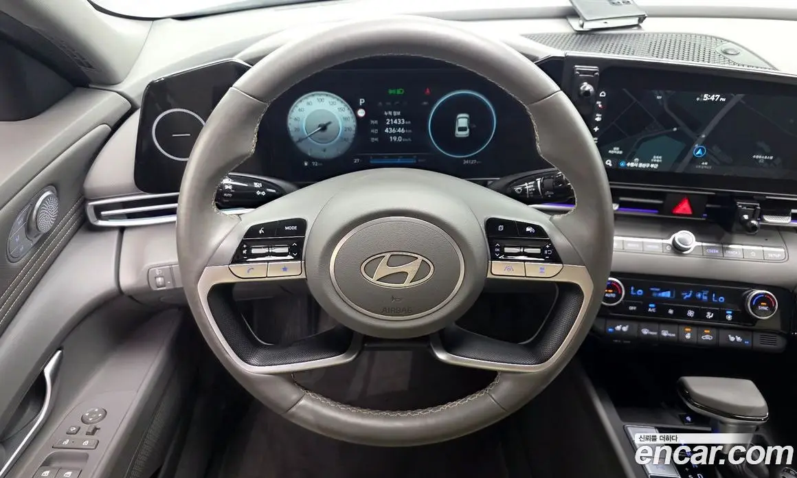 Hyundai Avante 2023 1.6 автомат (гидро), фото 13