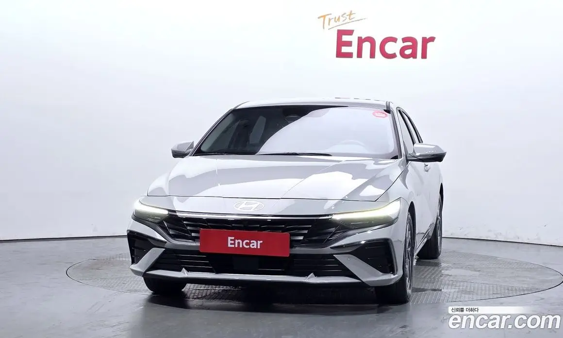 Hyundai Avante 2023 1.6 автомат (гидро), фото 3
