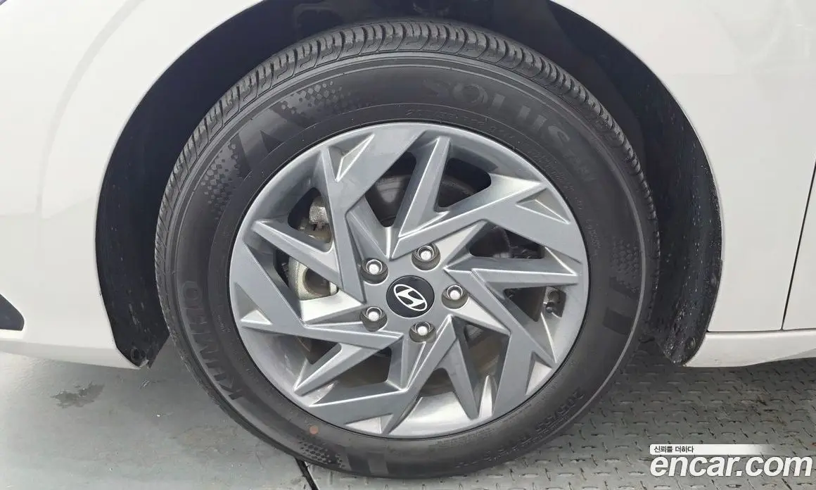 Hyundai Avante 2023 1.6 автомат (гидро), фото 5