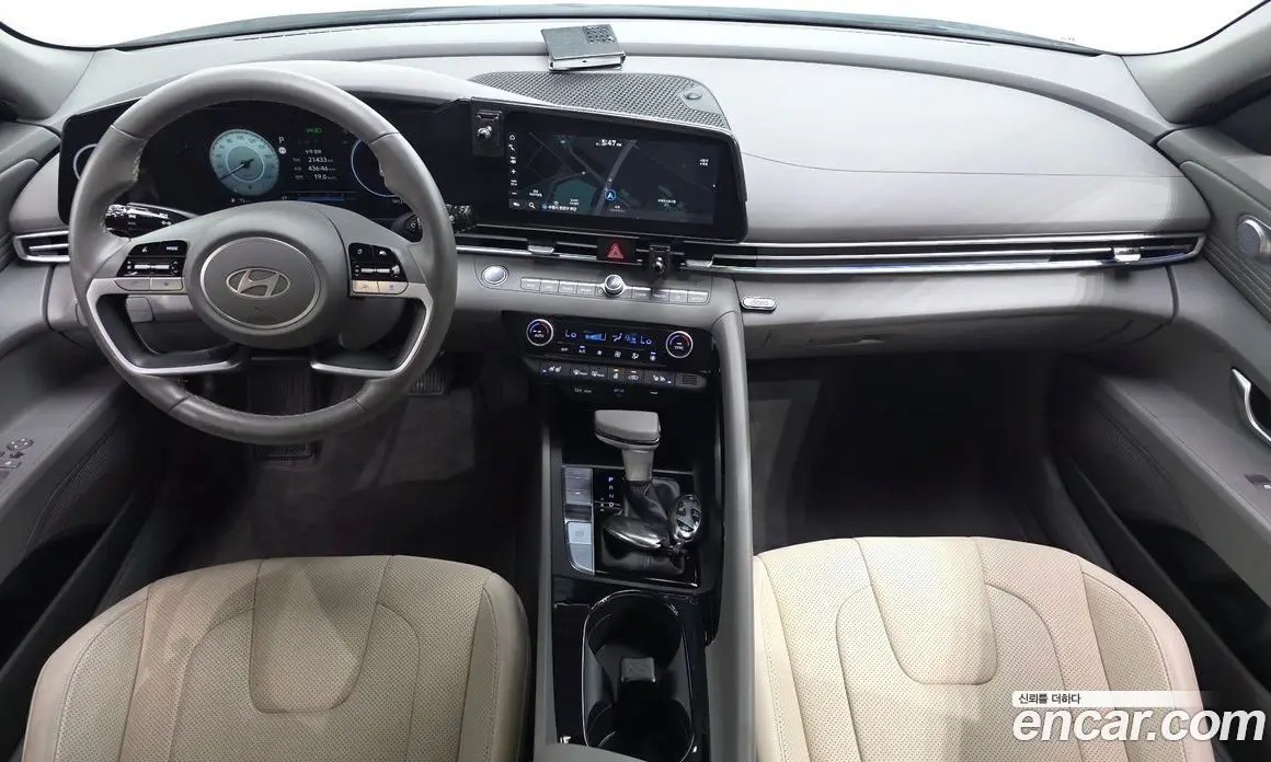 Hyundai Avante 2023 1.6 автомат (гидро), фото 7